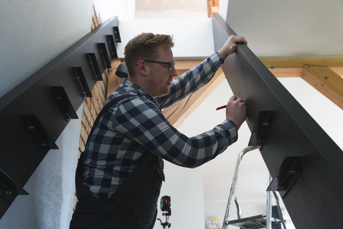 Steel stringer staircase installation in Lawnton property