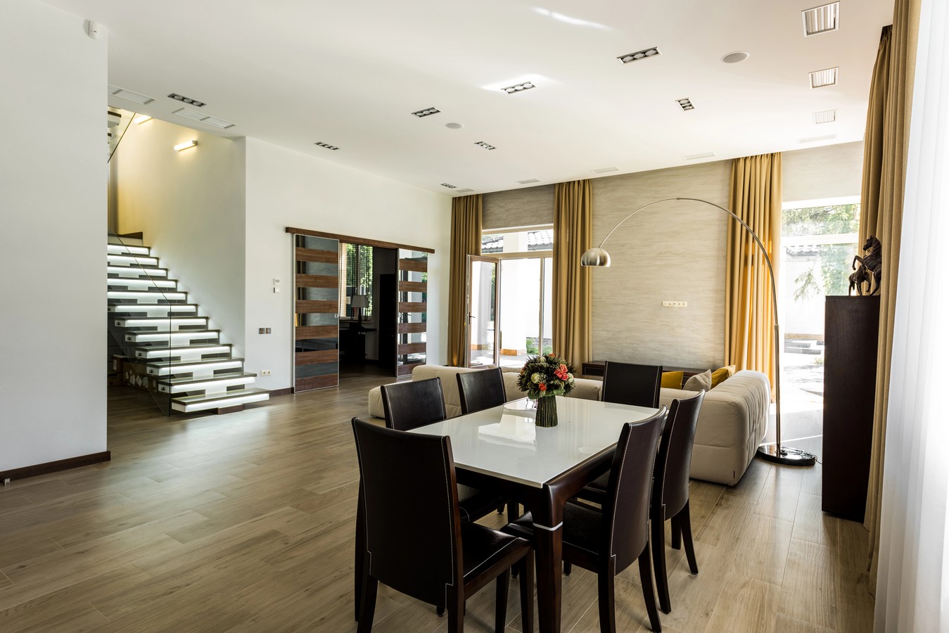 Modern floating staircase in Murrumba Downs living area